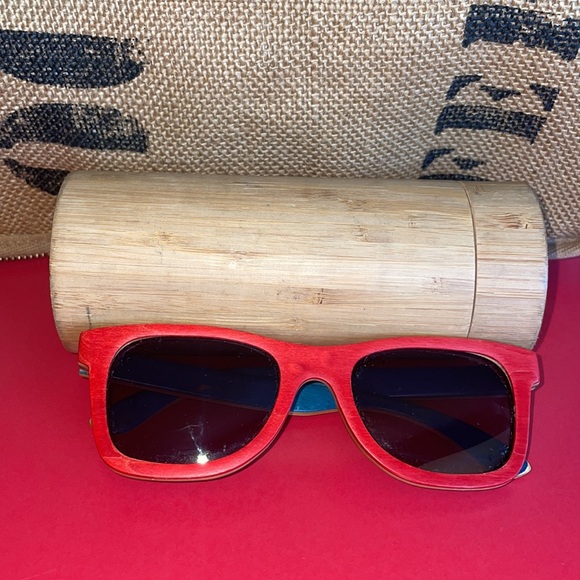 Bamboo Wood Sunglasses 🕶 - Picture 4 of 11